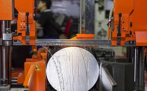 果洛立式金属带锯床切削出现跑带故障解决方法！